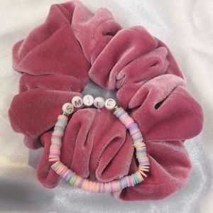 Scrunchie and bracelet heishi